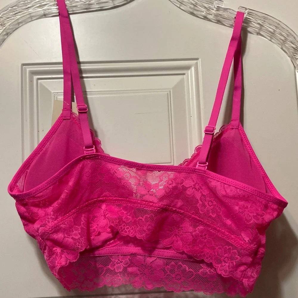 No Boundaries Hot Pink Floral Lace Bralette M‎ NWT
